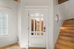 Interior - Walk to the Plaza, Southwest Chic, Outdoor Kiva (Santa Fe)