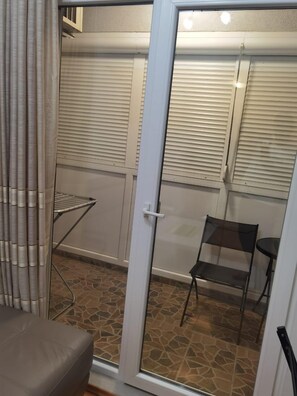 Cortinas blackout, tabla de planchar con plancha y wifi gratis