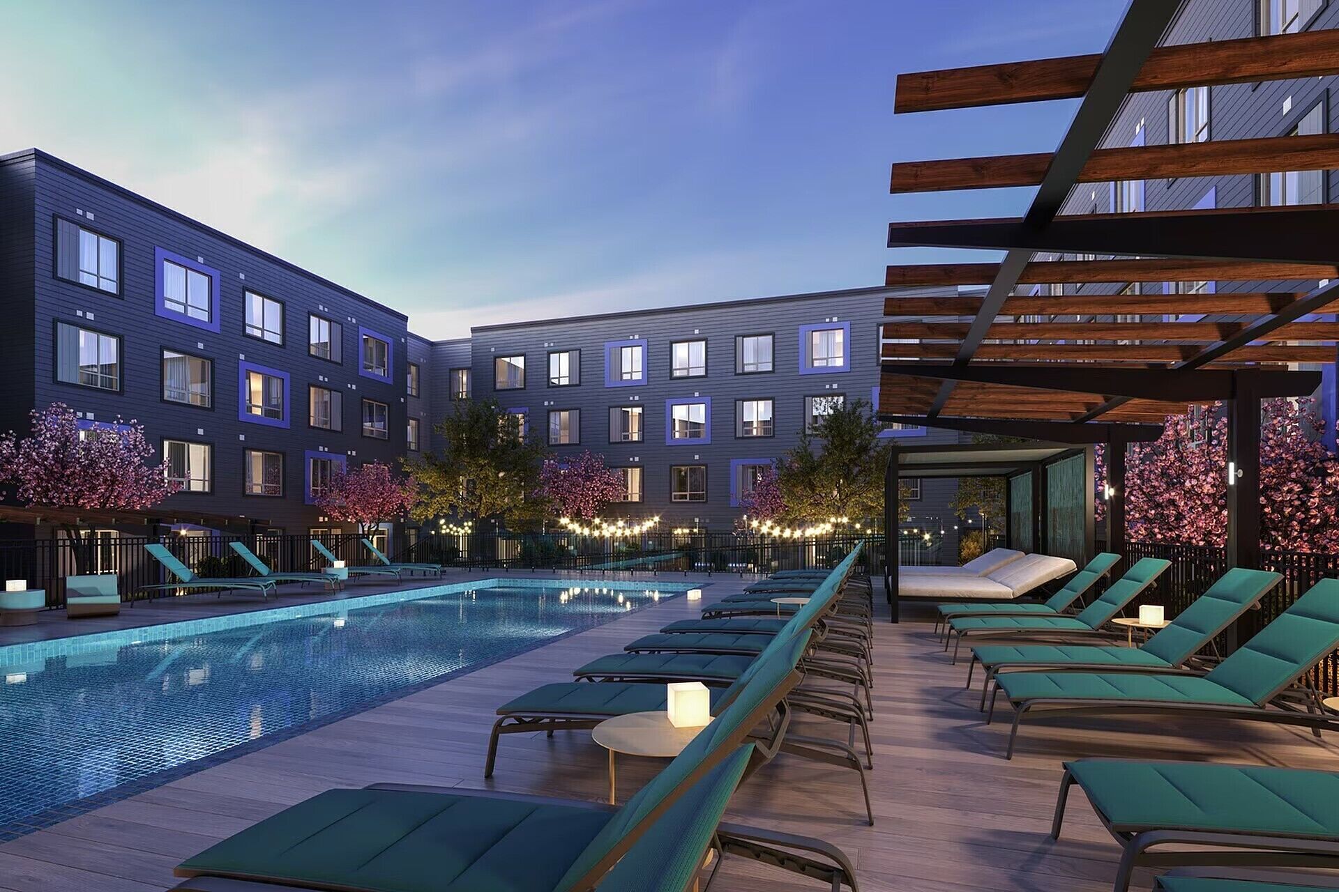 Seasonal outdoor pool, free cabanas, pool umbrellas