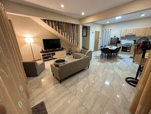 Smart TV - SARZ VILLA - Luxury and modern (Mont choisy)