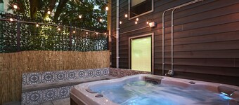 West End Hotel- Queen Bed by Cortex, Forest Park and BJC