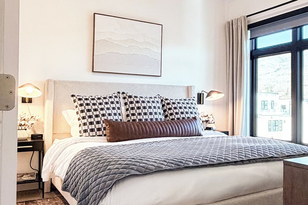 2 slaapkamers, een strijkplank/strijkijzer, gratis wifi, beddengoed