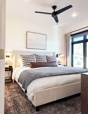 2 bedrooms, iron/ironing board, internet, bed sheets