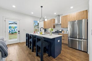 Private kitchen - Hot Tub, Fire Pit, Office+Monitors, Walk2Beltline (Atlanta)