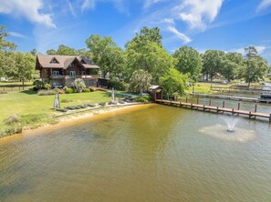 المنشأة من الخارج