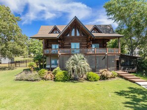 Exterior - The Hemlock Lodge, Luxury Lakeside Log Cabin Estate.  Hot tub, Dock, Boat Lift! (Manning)