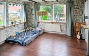 3 bedrooms, iron/ironing board, free WiFi - Cozy home in Ystad with sauna (Ystad)