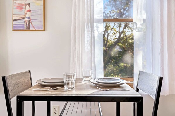 Hus - flera sängar - balkong - viss havsutsikt (Nubble View) | Restauranger