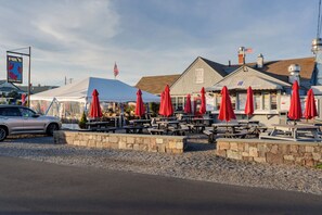 Outdoor dining - Nubble View Home for 10 (York Beach)