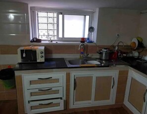 Private kitchen - Nice apartment in Constantine with Garden (Hamma Bouziane)