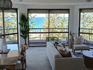 アパートメント 2 ベッドルーム バルコニー オーシャンビュー | リビング エリア