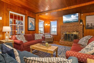 House, Multiple Beds, Kitchen, Ocean View (Danemead Cottage) | Living area