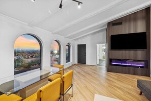 Interior - North Pointe View- Phx/Mountainside/Views/Rooftop (Phoenix)