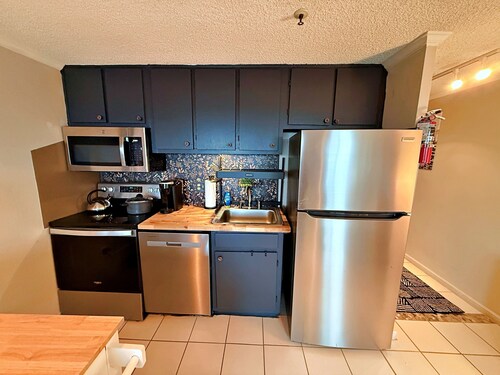 #154 Mountain Lodge-Ski in/Ski out, 1 bed. Updated, king bed and ideal location!