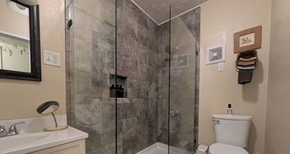 Cozy 2-bedroom house in Port Angeles perfect for your getaway