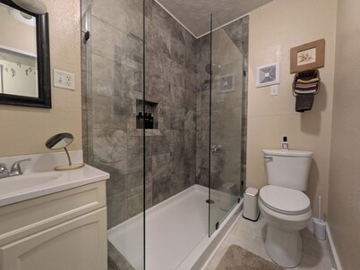 Cozy 2-bedroom house in Port Angeles perfect for your getaway