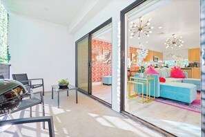 Interior - K. Bright & Colorful 3BR Getaway • Near Universal & Hollywood • Sleeps 13 (Los Angeles)