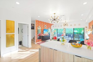 Interior - K. Bright & Colorful 3BR Getaway • Near Universal & Hollywood • Sleeps 13 (Los Angeles)