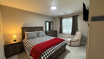 3 bedrooms, iron/ironing board, WiFi, bed sheets