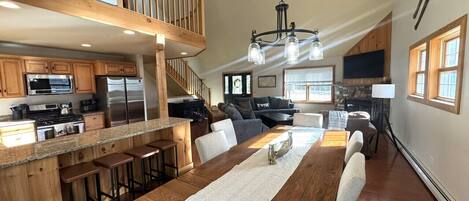 Televisión y chimenea