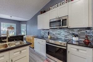 Micro-ondas, fogão, cooktop, lava-louças