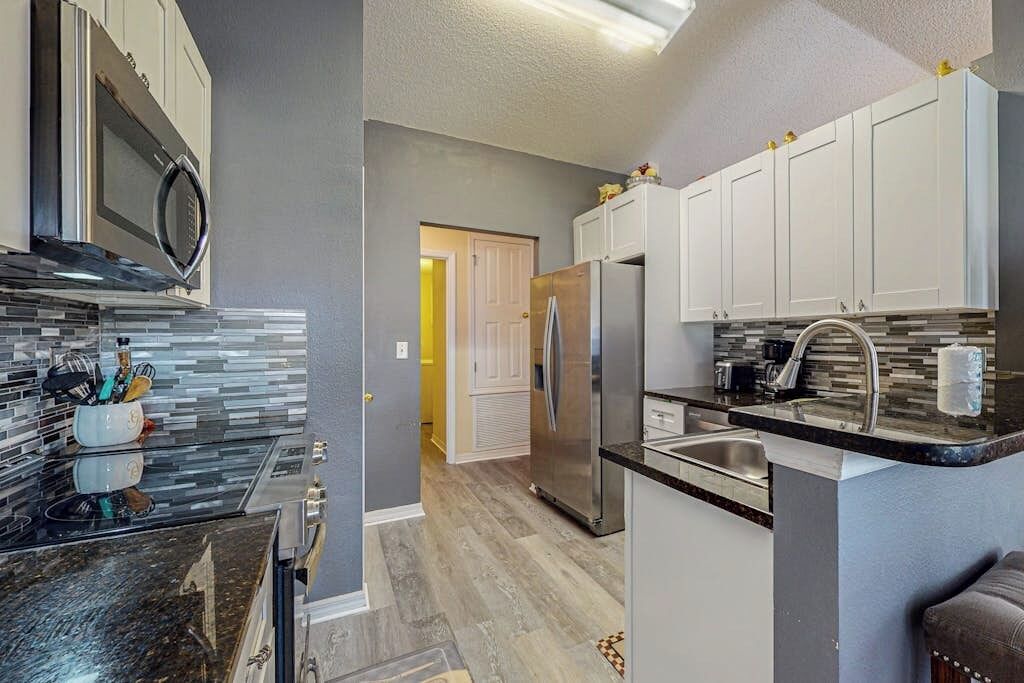 Mikrowelle, Ofen, Herdplatte, Geschirrspüler