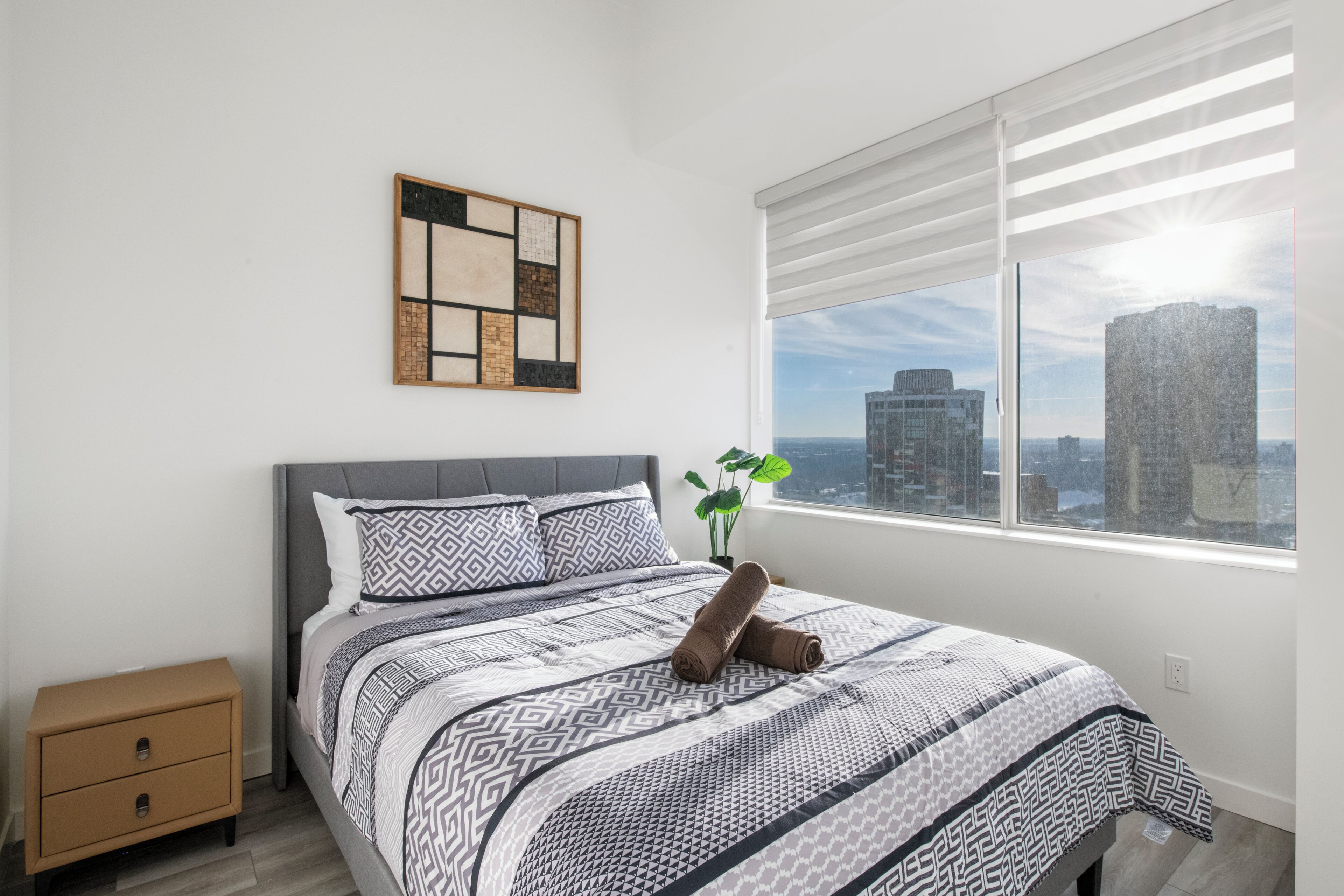 2 chambres, fer et planche à repasser, draps fournis