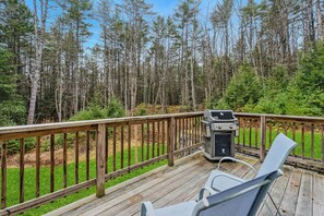 Property grounds - Quechee Forest View Retreat | Hearth & Pines (Quechee)