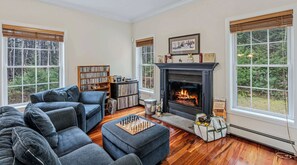 Interior - Quechee Forest View Retreat | Hearth & Pines (Quechee)
