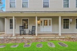 Exterior - Quechee Forest View Retreat | Hearth & Pines (Quechee)
