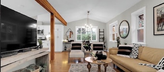 The Treehouse! Near UO Campus + Hayward Field + Jane Sanders Stadium