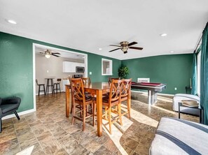 تناول الطعام