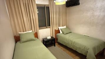 Bügeleisen/Bügelbrett, WLAN, Bettwäsche