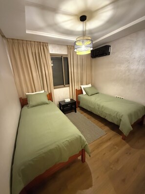 Bügeleisen/Bügelbrett, WLAN, Bettwäsche