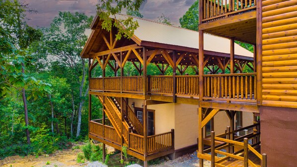 Exterior - Sleeps 26+ OutdoorTheater + PrivateHeatedPool - Arcade -Hot Tub - PrivateFirePit (Sevierville)