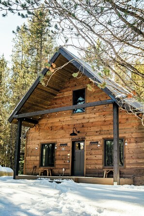 Exterior - NEW Yellowstone Basecamp 4BR Cabin: Hot Tub, Firepit, Snowmobile Trail Access (Island Park)