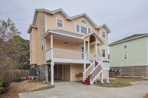Exterior - 1799 - It's Always Sunny in Corolla, a stunning 6-bedroom retreat in Ocean Sands. (Corolla)