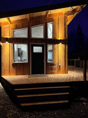Exterior - Newly Built lake House (Kenai)