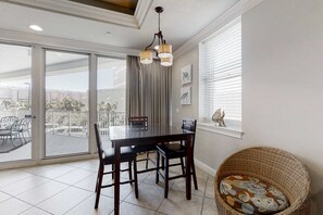 Dining - Oceanfront luxury w/ 2 balconies, sleeps 12 (Miramar Beach)