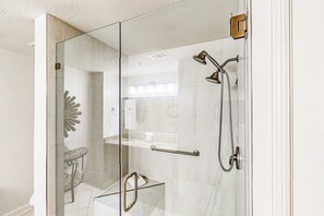 Shower, hair dryer, towels - Beachfront Luxury w/ Jetted Tub & Balcony (Miramar Beach)