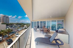 Property grounds - Beachfront Luxury w/ Jetted Tub & Balcony (Miramar Beach)