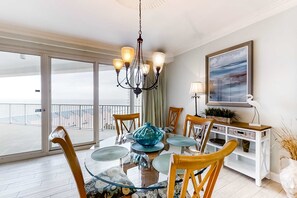 Dining - Beachfront escape with Gulf views, pool access (Miramar Beach)