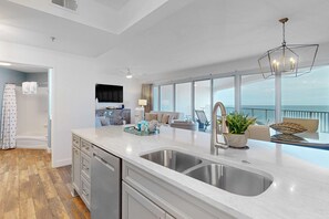 Interior - Gulf-front condo w/balcony views (Miramar Beach)
