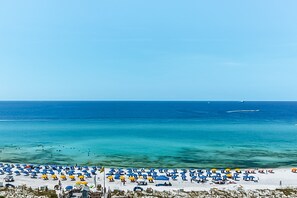 On the beach - Oceanfront condo with breathtaking views (Miramar Beach)