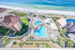 Pool - Oceanfront condo with breathtaking views (Miramar Beach)