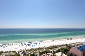 Beach - 2BR condo w/ ocean views & private balcony (Miramar Beach)