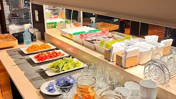 Free daily continental breakfast