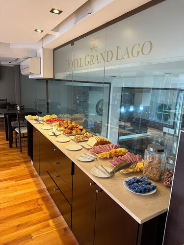 Hotel Grand Lago