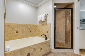 Douche, serviettes fournies