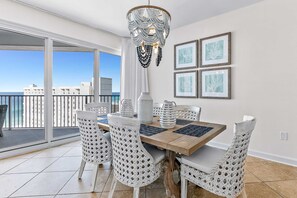 Dining - 2BR beachfront condo w/ ocean views & pool (Miramar Beach)